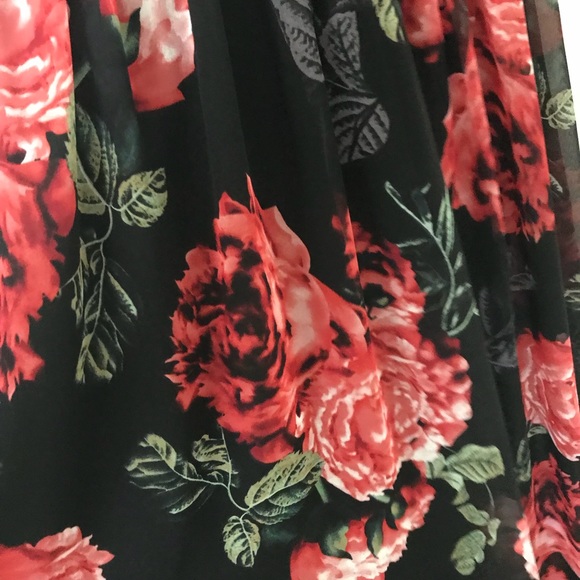 Lulu’s Floral Maxi Dress Medium - Picture 3 of 6